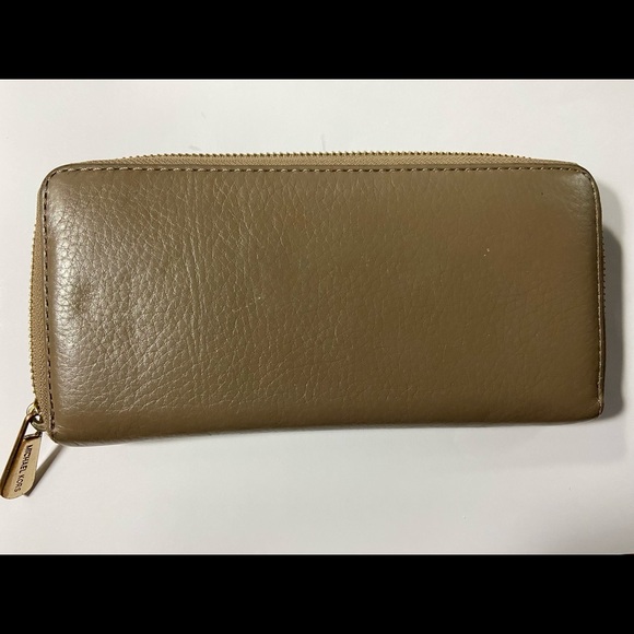 Michael Kors large leather continental wallet - Picture 2 of 3